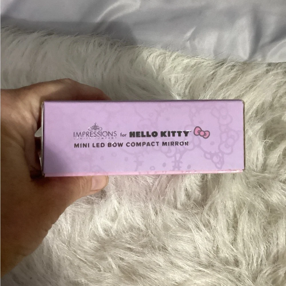 Hello Kitty impressions vanity